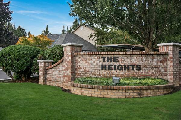 $1,679 / 2br - 800ft2 - Comfort and Community | 2 Bedroom with W/D | Parking & W/S/G FREE! (Clackamas Town Center/Milwaukie)63956643696771120