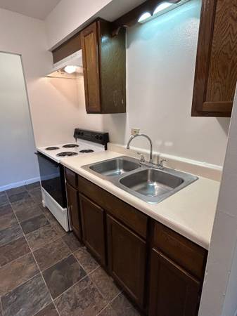 $1,160 / 1br - 725ft2 - Great Apartment, Great View! (Waukegan, IL)63774346427907123