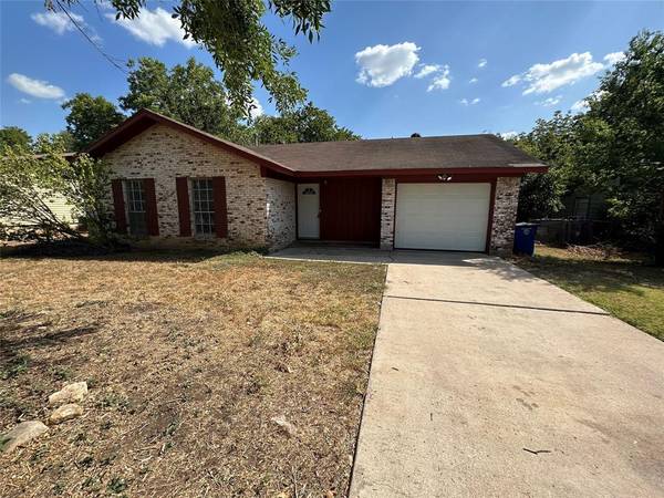 $1,895 / 3br - 1070ft2 - 3/2 House for $1895 near S Congress/Stassney! No Carpet/Large Yard! (S Congress/Stassney)63922558721155120