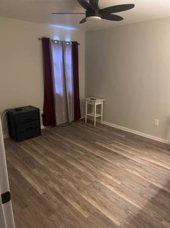 $750 / 3br - Room for rent $750 includes utilities (SE EAGLE DR)63799881608323120