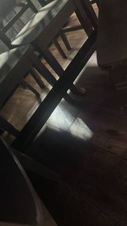 9 1/2 foot table and chairs (Sioux City iowa)63886911132673123