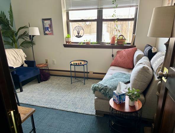 $125 North Greenbush office share available now! (Rensslear)63756230522241120