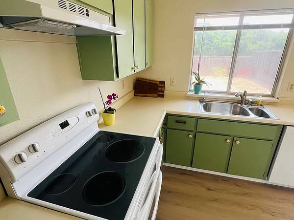 $1,487 / 2br - Bright 2-Bedroom Home with Bay Views Near Seacliff Beach – Aptos, CA (aptos)63935453802371123