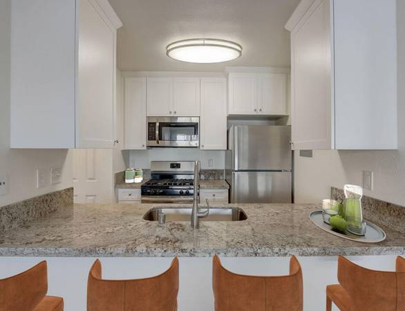 $2,950 / 1br - Multiple Public Transportation Options | One Bedroom in San Diego (Carlsbad Village)64037223995521121