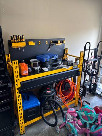 Dewalt work bench - Like New 1