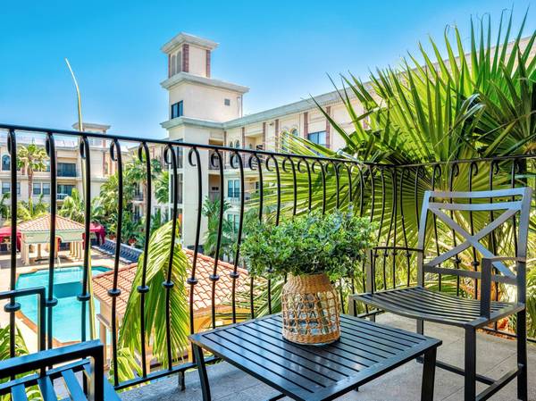 $2,599 / 1br - 1B/1B, Situated in Los Angeles!, Stadium Seating Movie Theater (325 W. Adams Blvd. , Los Angeles, CA)63952927315458124