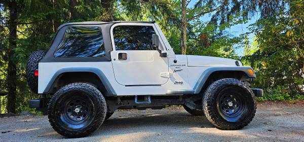 Jeep Wrangler 2000 - $10,000 (Everett)63617858128643123