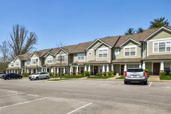 $1,800 / 2br - 1130ft2 - 2 BR/2.5 BA que hará mover la cola a tu mascota. Comunidad amigable con mascotas. (Nashville)63680411793539120