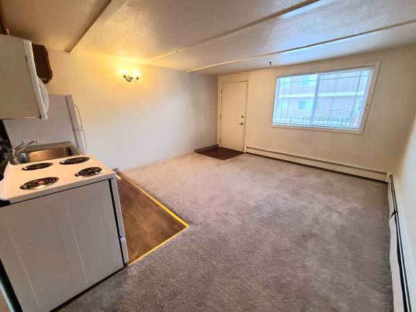 $1,140 / 294ft2 - We love your pets! They'll love our community! Tour today! (Anchorage - Close to UAA)64014169643393123