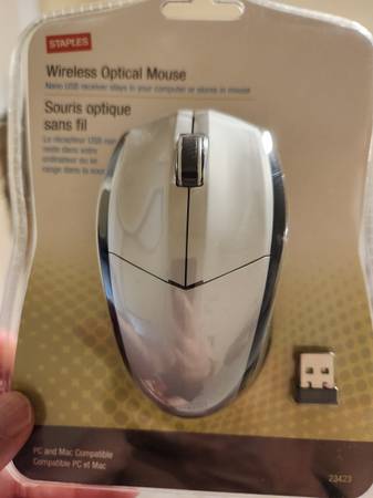 STAPLES Wireless Optical Mouse 1
