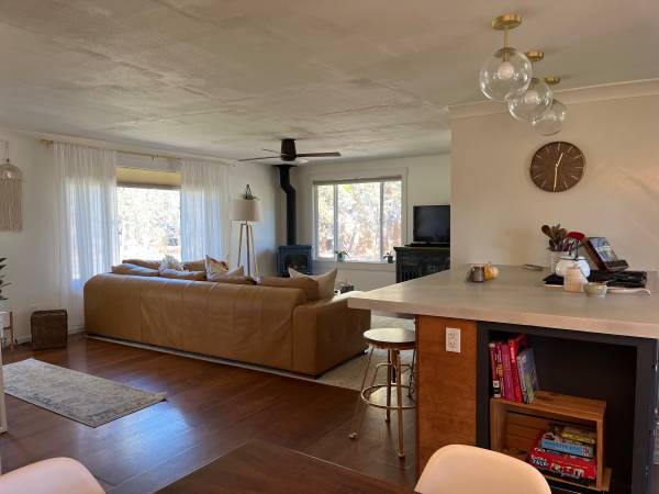 $3,200 / 3br - 1400ft2 - Moderno de mediados de siglo / Todos los servicios incluidos, amueblado 3 habitaciones/2 baños (Bend)63839289591555124