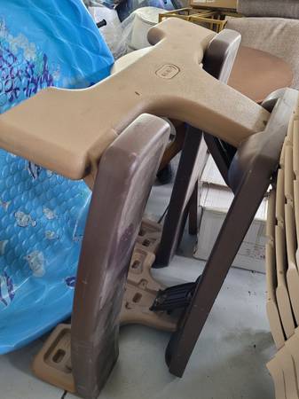 Little Tykes table 1