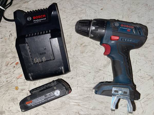 Bosch Cordless 18V 1/2" Drill Driver 18, Battery & Charger 1