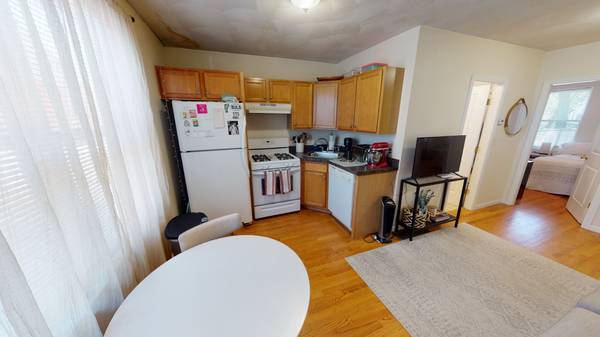 Cute East Boston 2 Bed For $2,200 AVAIL NOW 1