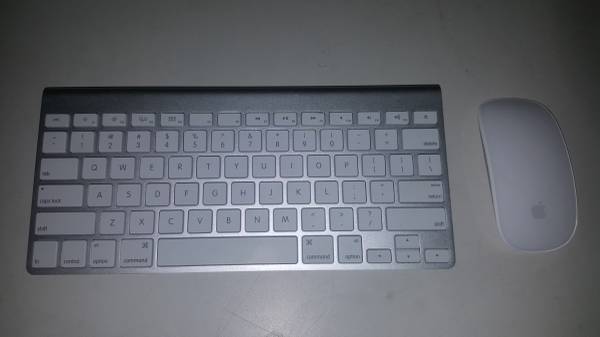 Apple bluetooth Keyboard  & magic mouse 1