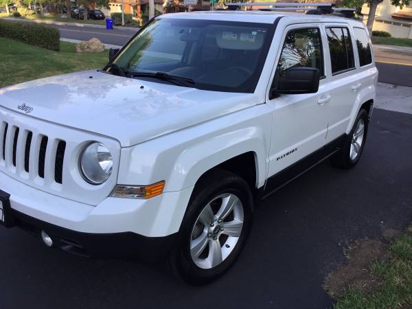 2012 Jeep Patriot sports low Miles,beautiful white color,super nice - $5,000 (Sandiego)63440930133891123