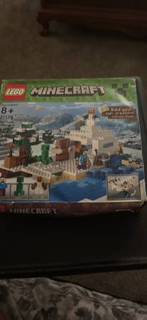 Lego minecraft 6002 and playmobil KNIGHTS  21120 1