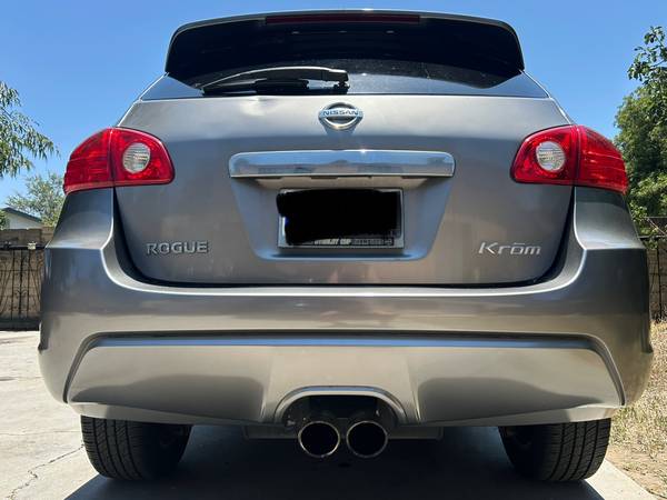 2011 nissan rogue krom edition - $4,50063618239617537124