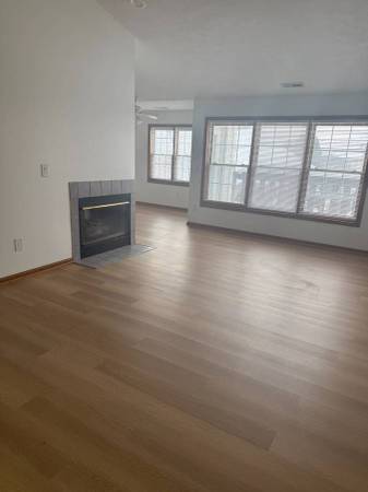 Spacious 3BR/2BA Apartment w/ Pool View, Garage & W/D In Unit 1