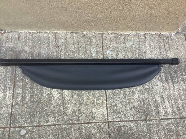 Retractable Cargo cover car / truck / suv Toyota 1