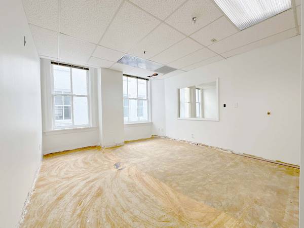 $600 Makerspace/ Artist Studio - Downtown Portland (SW 4th & Oak)63831397764609121