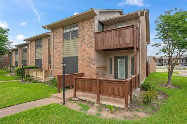 3bd 2ba/1hba Condo for Sale in College Station 1