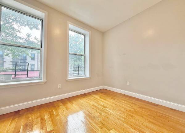 $3,500 / 3br - 🏠 El trío más grande de Flatbush — Porque mereces más espacio 💥 (Brooklyn)63689899253889123
