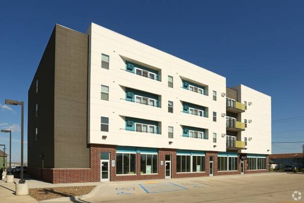 $1,105 / 2br - 916ft2 - Elevator, Dishwasher, Private Balcony (301 2nd Street East, Williston, ND)63690130654211120