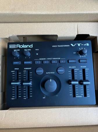 Roland VT-4 Vocal Transformer Synthesizer Synth - electronics - by