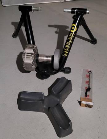 Cycle Ops Fluid Trainer 1
