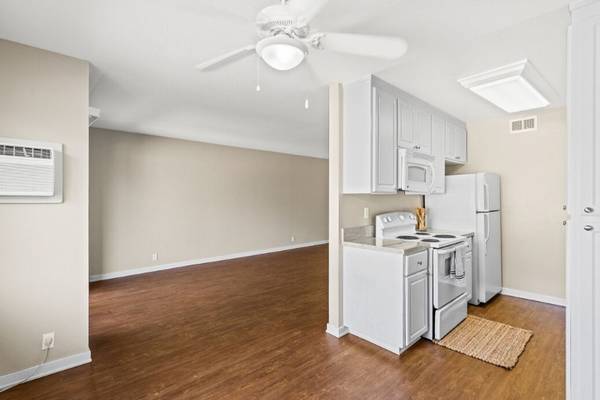 Ceiling Fan, In-Home Washer & Dryer, 2 Bed 1