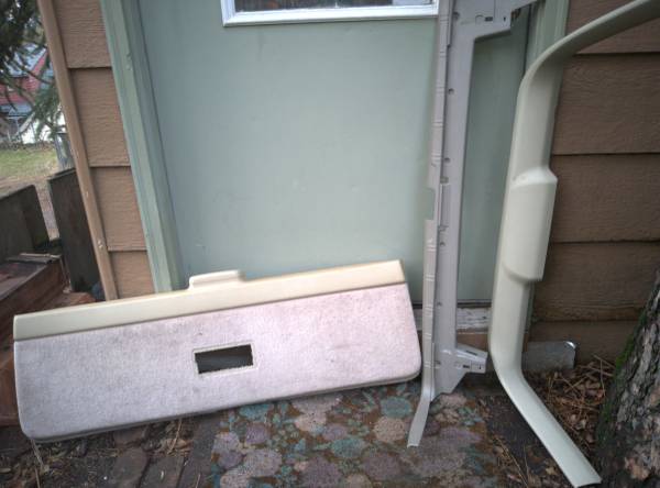 1998-2000 Volvo V70R V70 Interior Upper Rear Hatch Trim Window 1