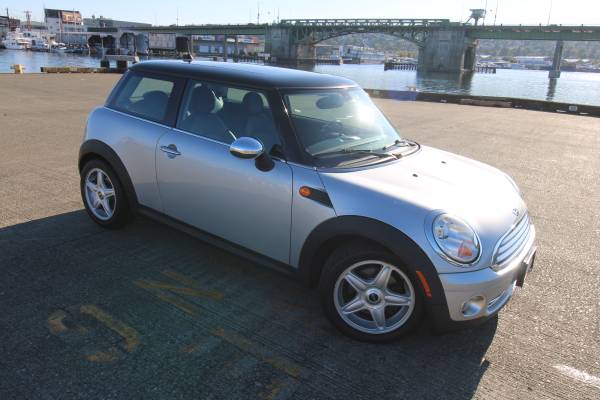2007 R56 MINI COOPER Hardtop PLATA PURO Frenos Nuevos 118k INTERCAMBIO LOCAL - $4,400 ((Especializados SOLO en MINI / Salón Interior))63469891043971120