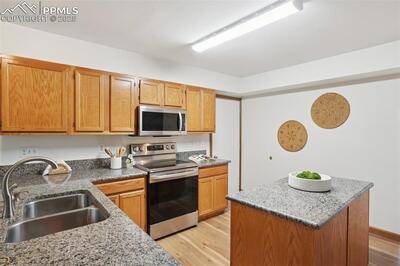 $430,000 / 4br - 4903 Wainwright Drive (Colorado Springs)63687154285699123
