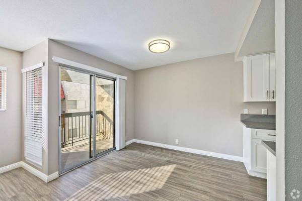 $1,479 / 476ft2 - ¡2do mes GRATIS! Solicita hoy (311 S SUNRISE WAY, PALM SPRINGS, CA)63668337154817121