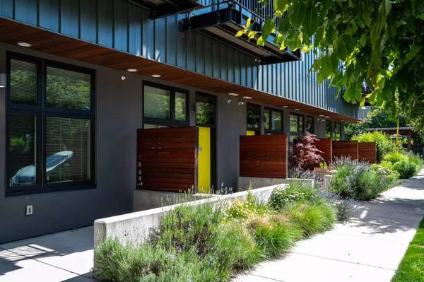 $1,395 / 465ft2 - $500 OFF at Move-In Special! Beautiful community in a quiet setting! (Eugene - Amazon Pool)63977276044163120