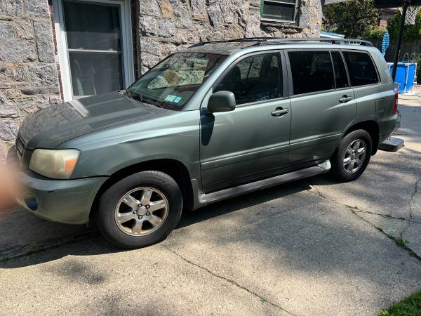 TOYOTA HIGHLANDER - $1,500 (QUEENS)63654724686979121