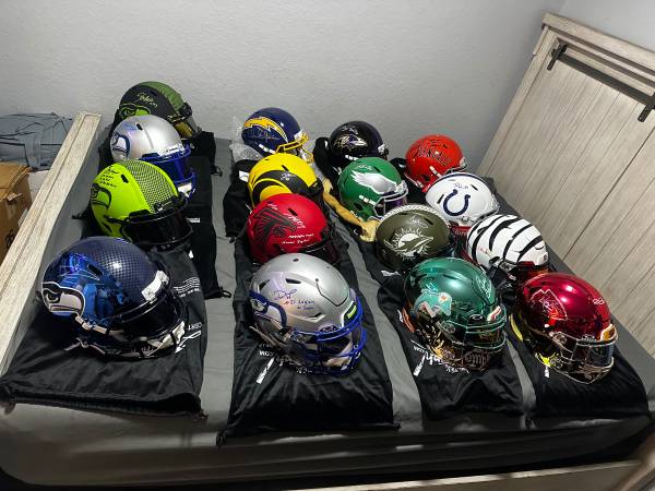 Singed memorabilia with authentification 1