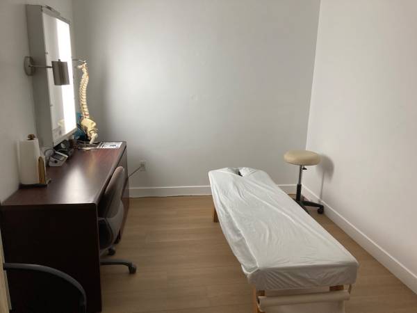 $430 Doctor or health therapy office space for rent walk to beach and shops (Cardiff - Encinitas)63657326726275123