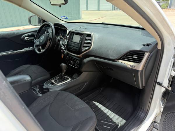 2017 jeep grand cherokee - $8,70063622178453761124