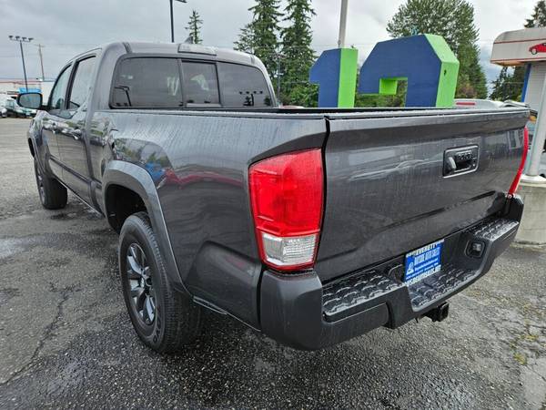 **Super Sale** 2017 Toyota Tacoma SR5 V6 **Financiamos** - $22,999 (#1 Selección de Vehículos Usados baysideautosales.)63611912167297122