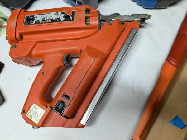 Paslode Impulse Cordless Nail Gun 1