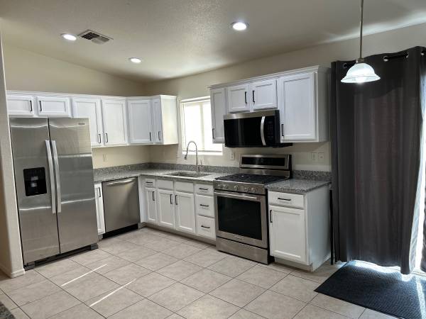 $239,999 / 3br - House for sale (Bullhead)63618564742145123