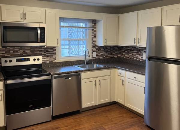 View, Balcony, Washer/Dryer 1