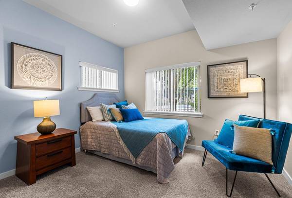 $1,546 / 2br - 1051ft2 - Riverfront apartment homes, now offering $500 off of move-in costs :)63674570167553122