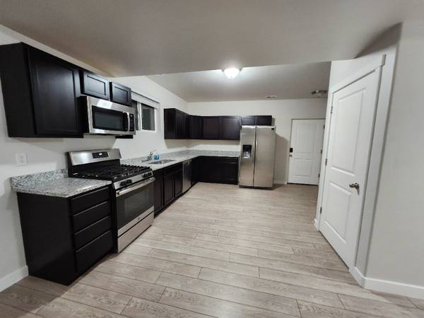 $1475.00 / 1br - 1000ft2 - Charming 1 Bedroom, 1 Bathroom Basement Unit for Rent!63969191423875120