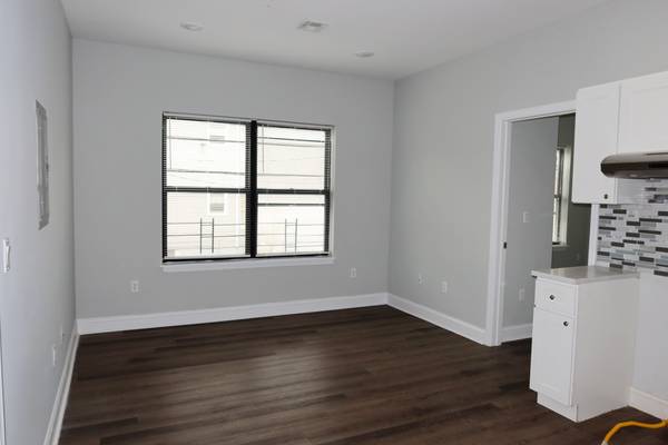 TWO BEDROOM APARTMENT AVAILABLE! 1