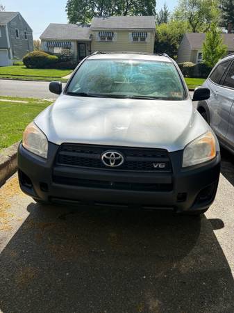 2011 Toyota rav4 1