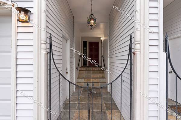 $2,495 / 2br - 1662ft2 - Updated, Spacious 2 Bedroom, Pet Friendly Sylvan Townhome Style Condo (Portland)63777026693891121