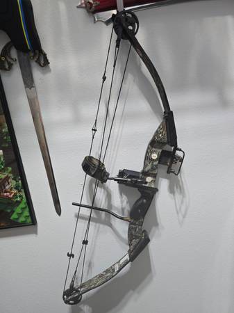 PSE LEFT HANDED BOW 1